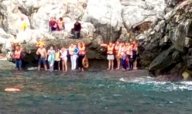 Alanya da Tur Teknesi  Alabora Oldu