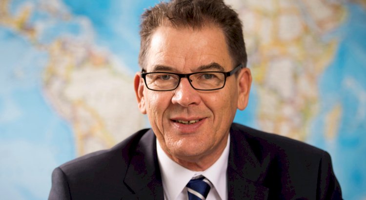 Kalkınma Bakanı Müller turizm için mızrağını kırdı